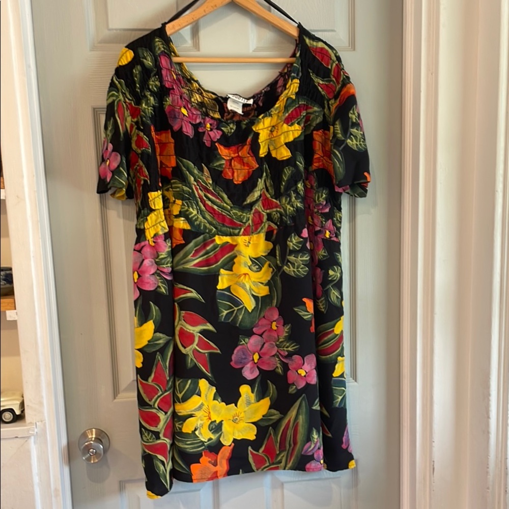 Subtle Women's 2X Vintage 90s Floral Color Black Short Sleeve Tunic Blouse Top